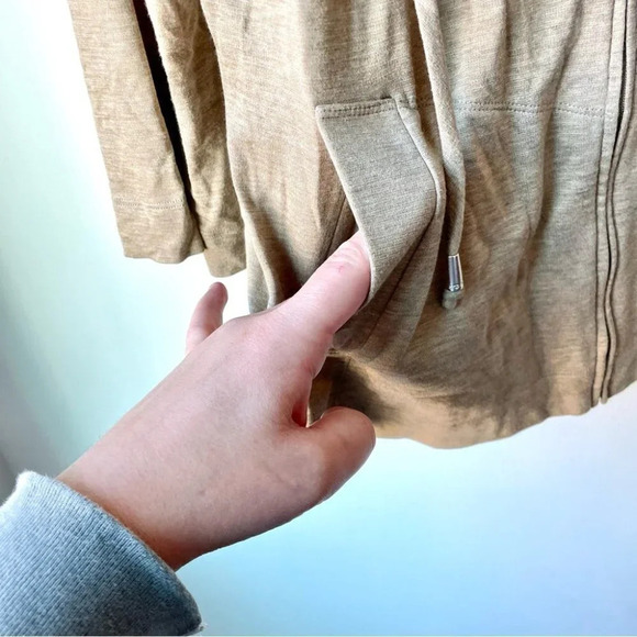 St John Spa Viscose  Zip Sweater - Picture 5 of 8